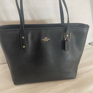Coach crossgrain leather black tote bag. Like new